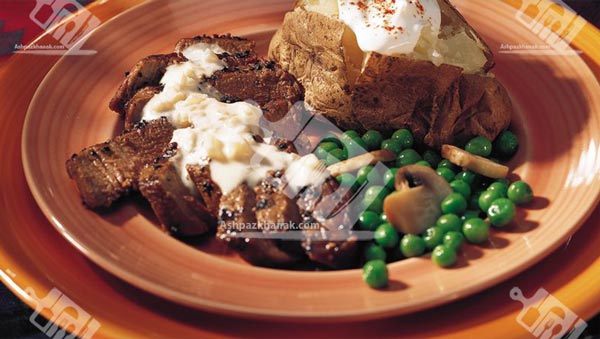 استیک با سس خامه ای