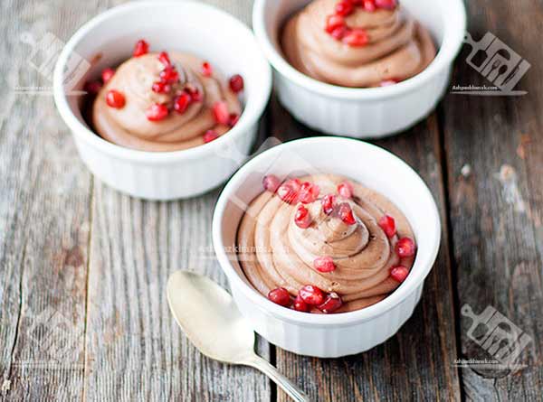 موس چیزکیک شکلاتی با انار برای شب یلدا