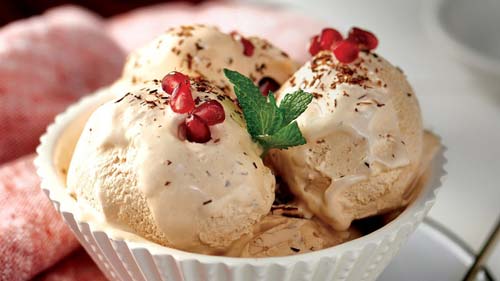 آشنایی با تاریخچه و خواص بستنی