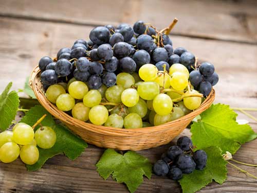 انگور باعث افزايش فشار خون و سر درد