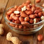 بادام زمینی؛ ارزش غذایی، فواید و عوارض مصرف بادام زمینی