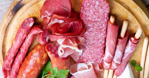 تفاوت ژامبون کالباس و بیکن چیست؟