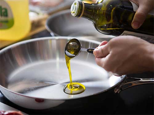 کدام روغن در اثر حرارت کمتر آسیب می بیند؟ کدام روغن در اثر حرارت کمتر آسیب می بیند؟