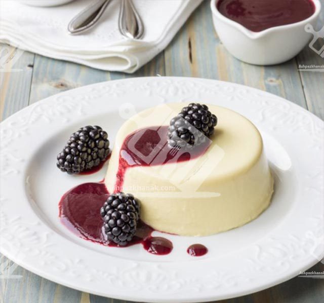 پاناکوتا وانیلی با سس تمشک