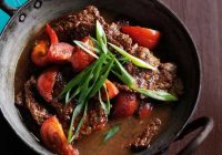 خوراک گوشت با سس سویا