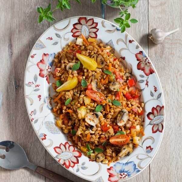 سالاد گرم مدیترانه ای با قارچ