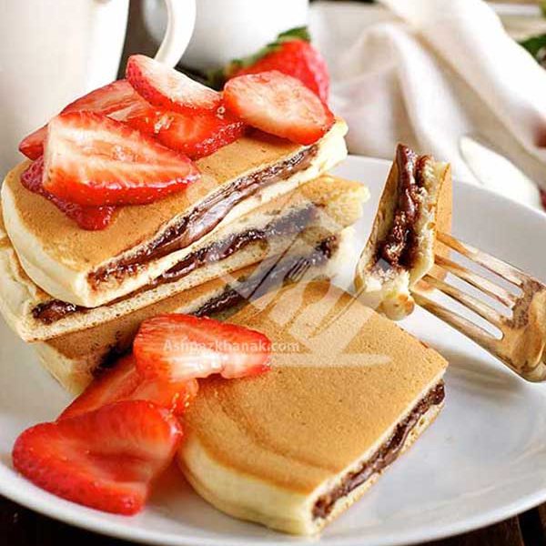 پنکیک با مغز شکلات