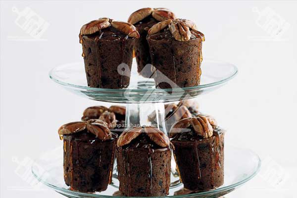 کاپ کیک شکلاتی خرما و آجیل